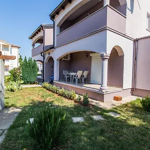 https://apartments-vukalovic-2.in-istria.net